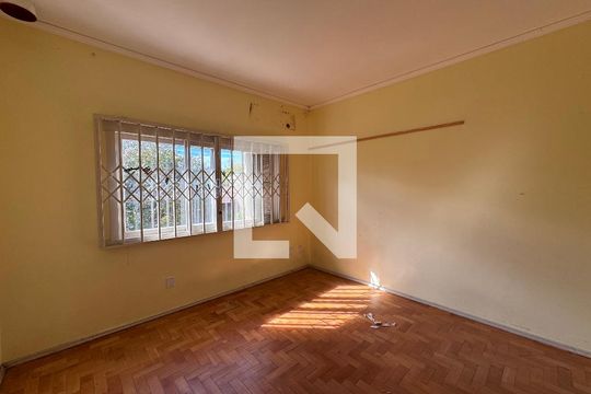Casa à venda com 4 quartos, 300m² em Morro do Espelho, São Leopoldo