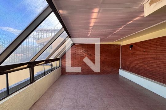 Casa à venda com 4 quartos, 300m² em Morro do Espelho, São Leopoldo