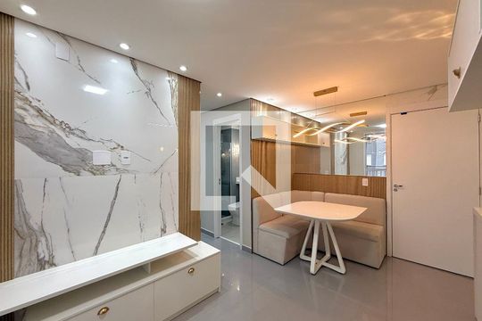 Sala de apartamento para alugar com 2 quartos, 41m² em Santo Amaro, São Paulo
