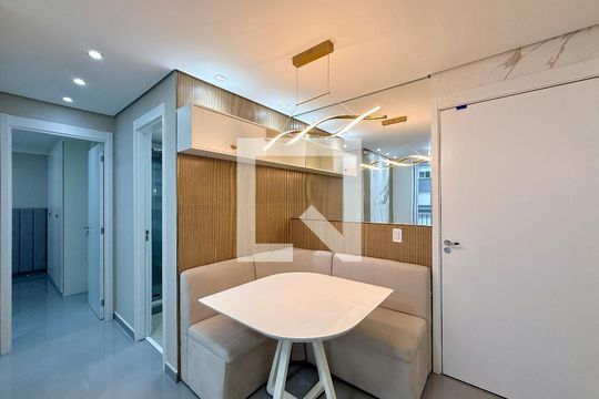 Sala de apartamento para alugar com 2 quartos, 41m² em Santo Amaro, São Paulo