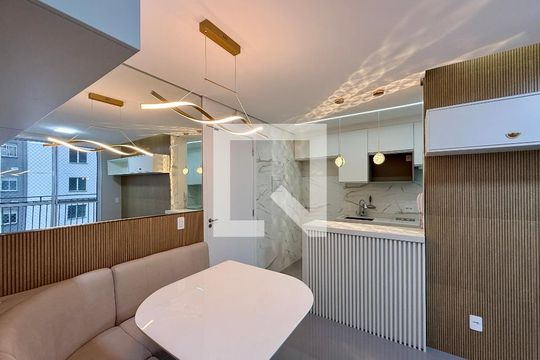 Sala de apartamento para alugar com 2 quartos, 41m² em Santo Amaro, São Paulo