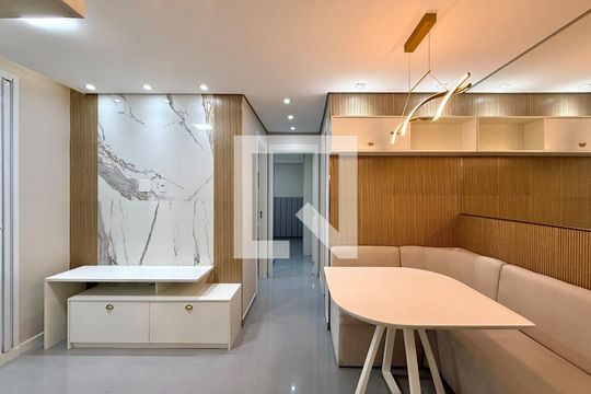 Sala de apartamento para alugar com 2 quartos, 41m² em Santo Amaro, São Paulo