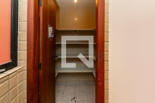 Despensa de casa à venda com 4 quartos, 470m² em Belvedere, Belo Horizonte