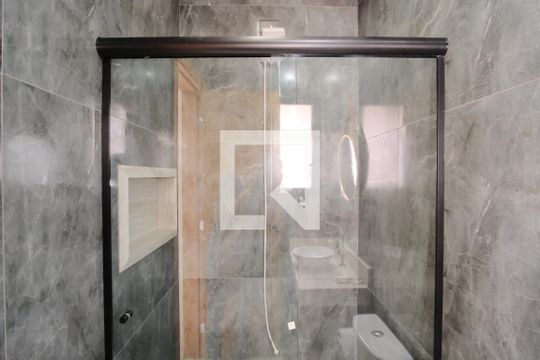 Banheiro Social de kitnet/studio para alugar com 1 quarto, 33m² em Vila Zilda, São Paulo