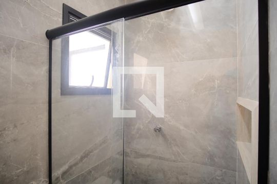 Banheiro de kitnet/studio para alugar com 1 quarto, 26m² em Vila Zilda, São Paulo