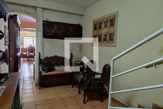 Casa à venda com 5 quartos, 230m² em Jardim Jucara, São Paulo