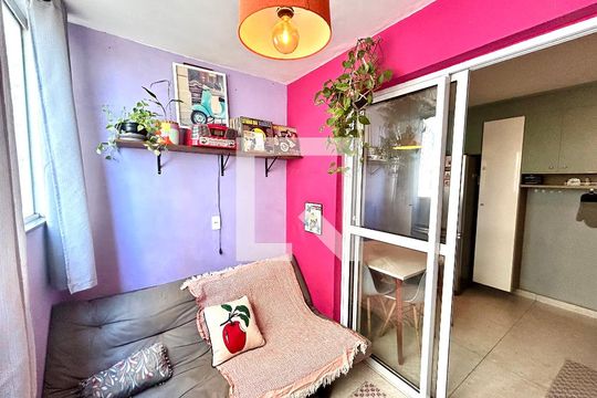 Sala de apartamento para alugar com 2 quartos, 47m² em Vila das Bandeiras, Guarulhos