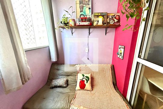 Sala de apartamento à venda com 2 quartos, 47m² em Vila das Bandeiras, Guarulhos