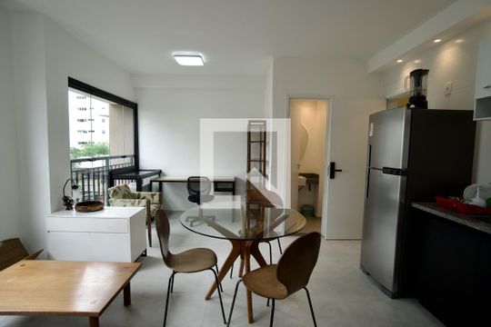 Sala de apartamento para alugar com 1 quarto, 45m² em Pinheiros, São Paulo