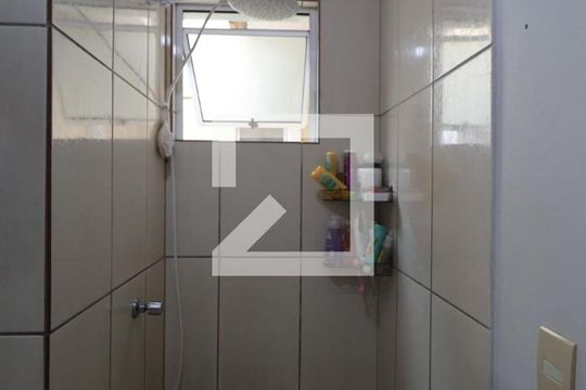 Banheiro de apartamento à venda com 2 quartos, 44m² em Igara, Canoas