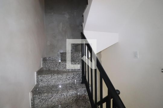 Escada de casa à venda com 2 quartos, 140m² em Parque das Nações, Santo André