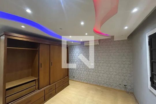 Casa à venda com 3 quartos, 137m² em Jardim Caner, São Paulo