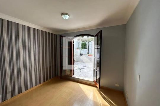 Casa à venda com 3 quartos, 137m² em Jardim Caner, São Paulo