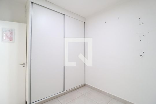 Quarto 1 de apartamento para alugar com 2 quartos, 45m² em Gávea, Uberlândia
