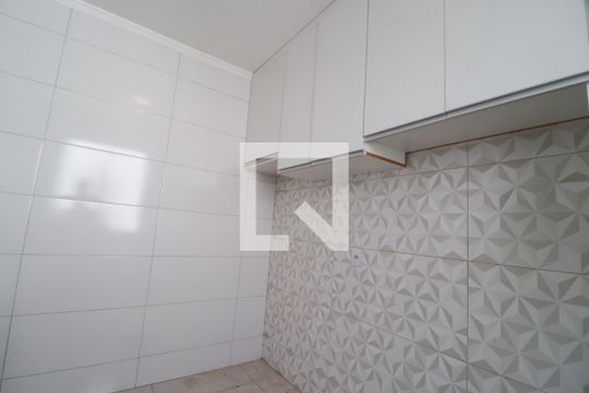 Cozinha de apartamento para alugar com 2 quartos, 45m² em Gávea, Uberlândia