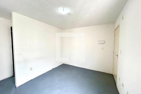 Sala de apartamento para alugar com 2 quartos, 42m² em Água Chata, Guarulhos