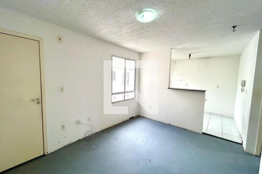 Sala de apartamento para alugar com 2 quartos, 42m² em Água Chata, Guarulhos