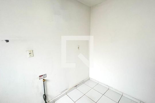 Cozinha de apartamento para alugar com 2 quartos, 42m² em Água Chata, Guarulhos