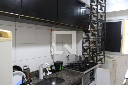 Cozinha e Área de Serviço de apartamento para alugar com 3 quartos, 80m² em Vila São Luiz, Goiânia