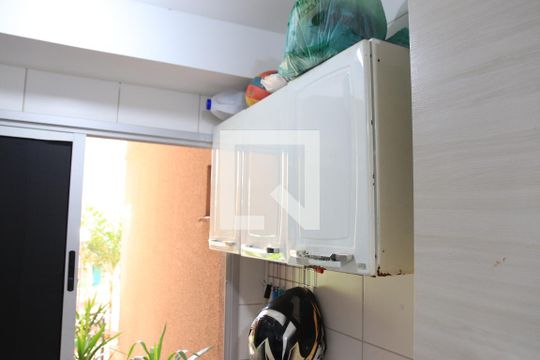 Cozinha e Área de Serviço de apartamento para alugar com 3 quartos, 80m² em Vila São Luiz, Goiânia