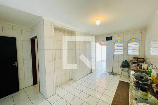 Cozinha de casa à venda com 4 quartos, 150m² em Jardim Aida, Guarulhos