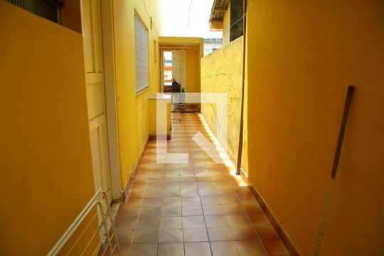 Quintal lateral  de casa à venda com 2 quartos, 200m² em Jardim Calux, São Bernardo do Campo