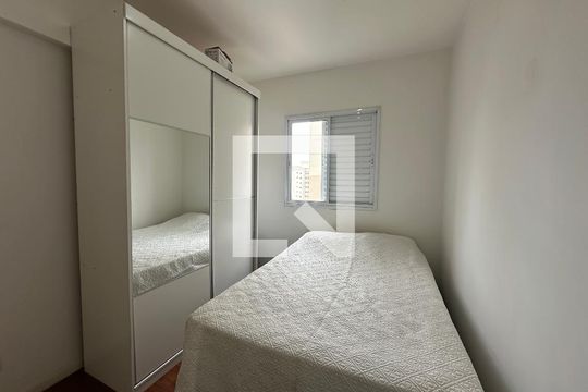 Quarto 2 de apartamento para alugar com 3 quartos, 85m² em Jardim Tupanci, Barueri