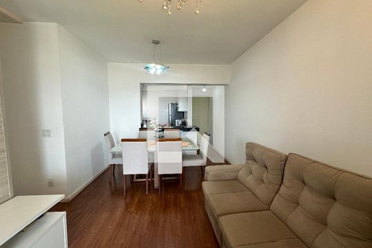 Sala de apartamento para alugar com 3 quartos, 85m² em Jardim Tupanci, Barueri