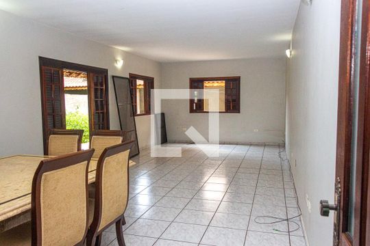 Sala de casa para alugar com 7 quartos, 400m² em Jardim Represa, São Paulo