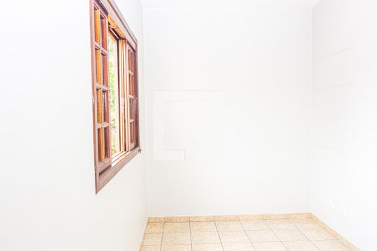 Quarto de casa à venda com 7 quartos, 400m² em Jardim Represa, São Paulo