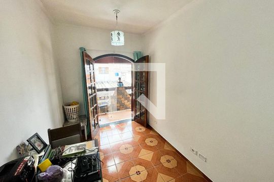 Quarto 2 de casa para alugar com 2 quartos, 180m² em Vila Celeste, São Paulo