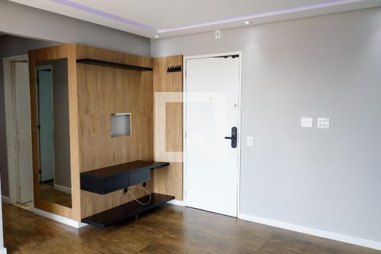 sala de apartamento à venda com 2 quartos, 58m² em Km 18, Osasco