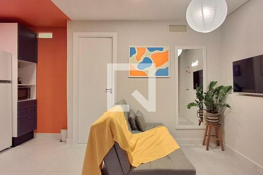 Sala de apartamento para alugar com 1 quarto, 40m² em Morro das Pedras, Florianópolis