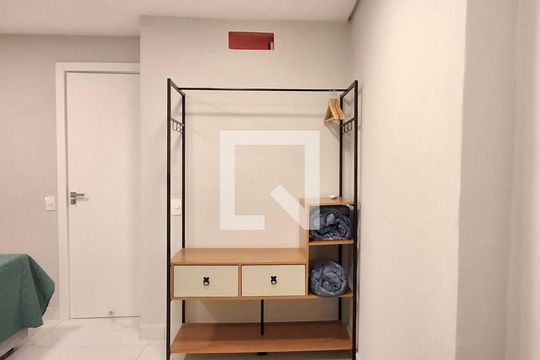 Suíte de apartamento para alugar com 1 quarto, 40m² em Morro das Pedras, Florianópolis