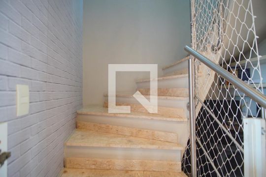 Escada 2o Piso de casa de condomínio à venda com 3 quartos, 200m² em Rubem Berta, Porto Alegre