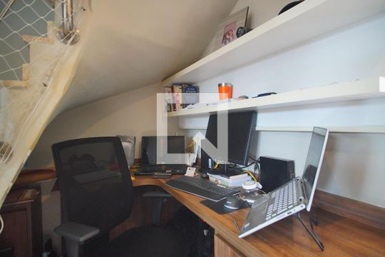 Escritório de casa de condomínio à venda com 3 quartos, 200m² em Rubem Berta, Porto Alegre