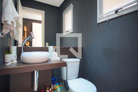 Lavabo de casa de condomínio à venda com 3 quartos, 200m² em Rubem Berta, Porto Alegre