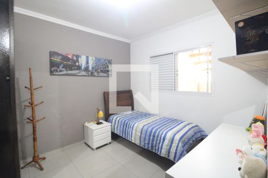 Quarto 1 de casa para alugar com 3 quartos, 262m² em Jardim Regis, São Paulo