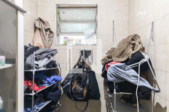 Banheiro da Suíte de casa à venda com 3 quartos, 74m² em Vila Carmosina, São Paulo