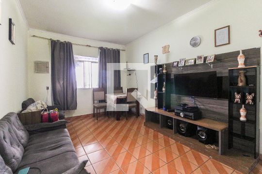 Sala de casa à venda com 3 quartos, 74m² em Vila Carmosina, São Paulo