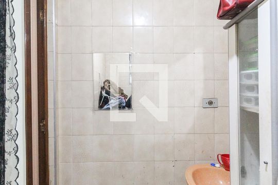 Banheiro da Suíte de casa à venda com 3 quartos, 74m² em Vila Carmosina, São Paulo