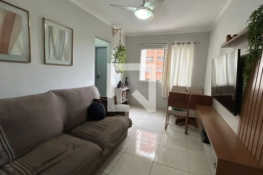 Sala de apartamento para alugar com 2 quartos, 70m² em Colubandê, São Gonçalo