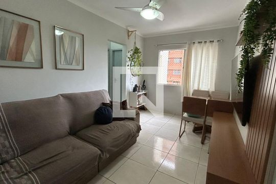 Sala de apartamento para alugar com 2 quartos, 70m² em Colubandê, São Gonçalo