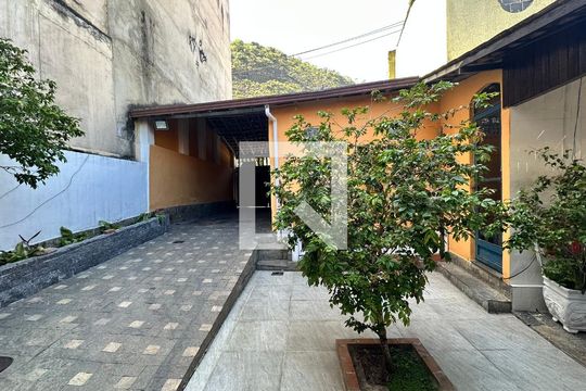 Quintal de casa para alugar com 2 quartos, 400m² em Vargem Pequena, Rio de Janeiro