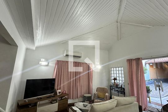 Sala de casa para alugar com 2 quartos, 400m² em Vargem Pequena, Rio de Janeiro