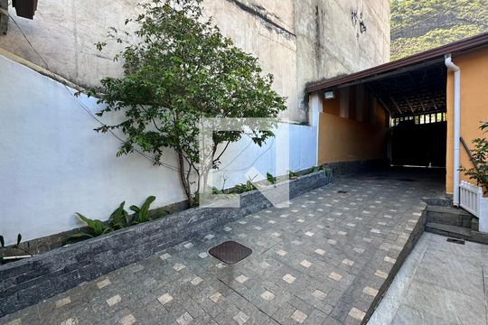Quintal de casa para alugar com 2 quartos, 400m² em Vargem Pequena, Rio de Janeiro