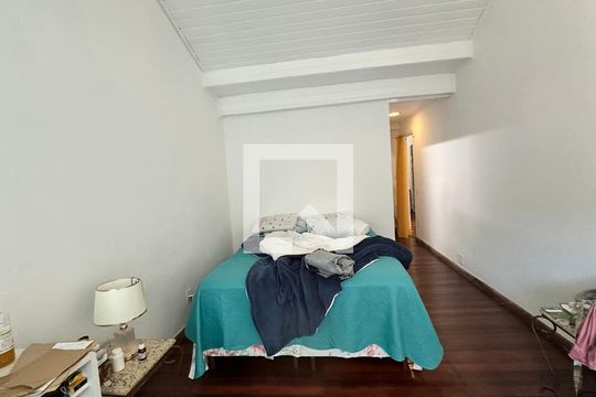 Quarto 1 de casa para alugar com 2 quartos, 400m² em Vargem Pequena, Rio de Janeiro