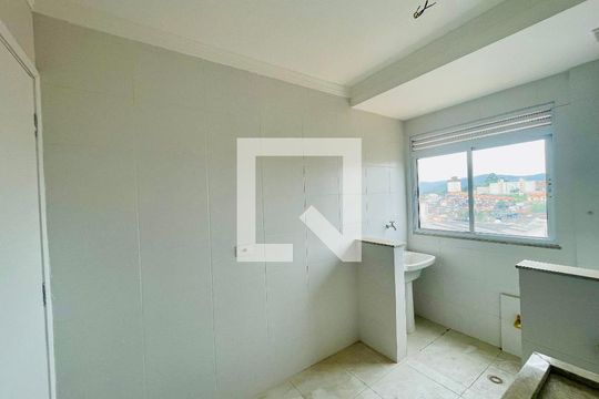 Cozinha de apartamento à venda com 2 quartos, 66m² em Vila Galvão, Guarulhos