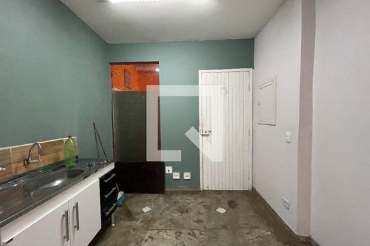 Sala/Cozinha de casa para alugar com 2 quartos, 65m² em Caxingui, São Paulo