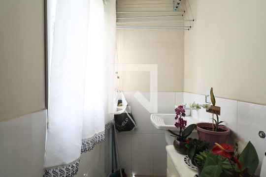 Lavanderia 1 de apartamento à venda com 2 quartos, 144m² em Jardim Stella, Santo André